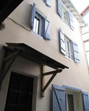 Maison De Village Dans Rue Calme Ferienhaus