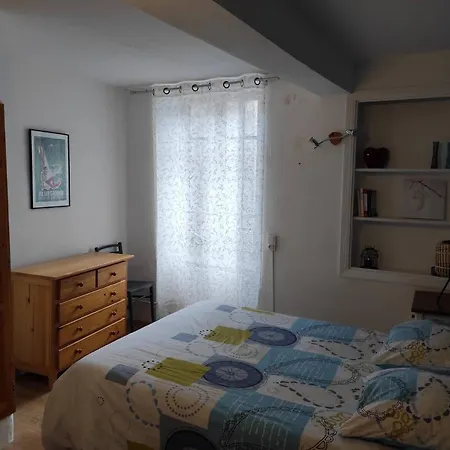 Maison De Village Dans Rue Calme Ferienhaus *