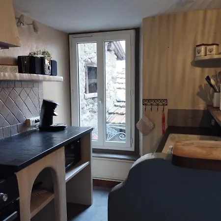 Maison De Village Dans Rue Calme Ferienhaus